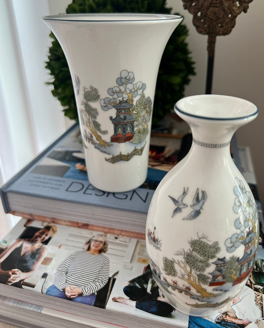 Chinese Legend Vase Set